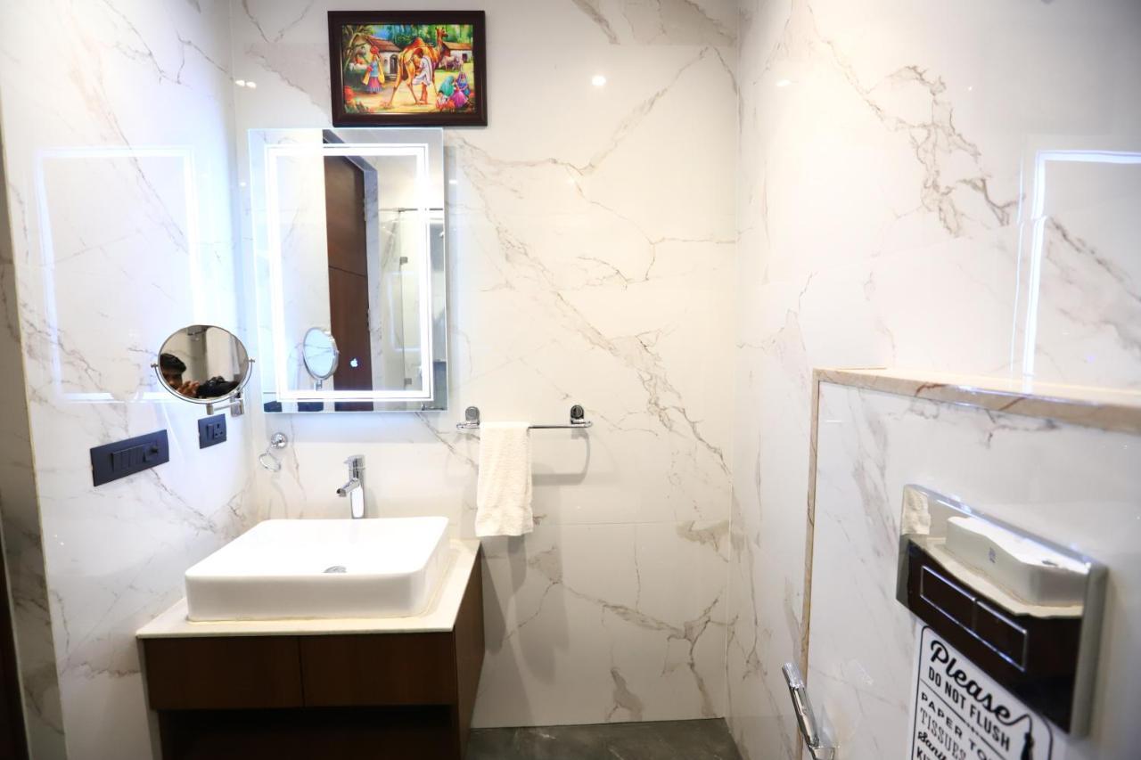 Sanca International Hotel In Patel Nagar Delhi New Delhi Eksteriør bilde